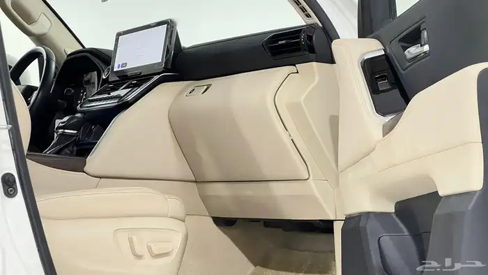 تويوتا لاندكروزر GX.R2025 L5 بريمي فل كامل تنفس طبيعي 8