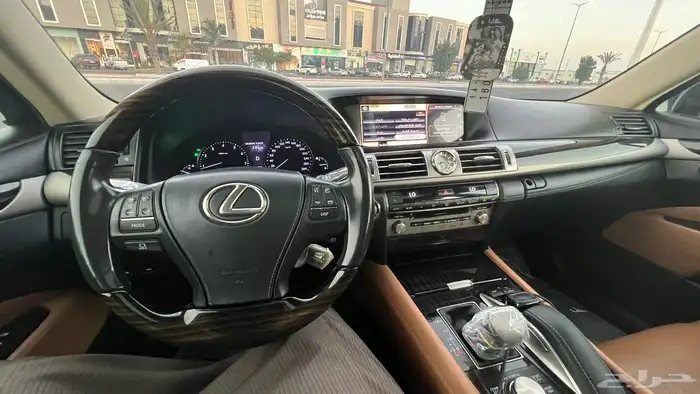 لكزس LS 2017 11
