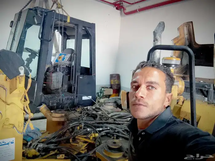 ورشه متنقله ميكانيكي معدات ثقيله شيولات بوكلين وسيارات مان 0