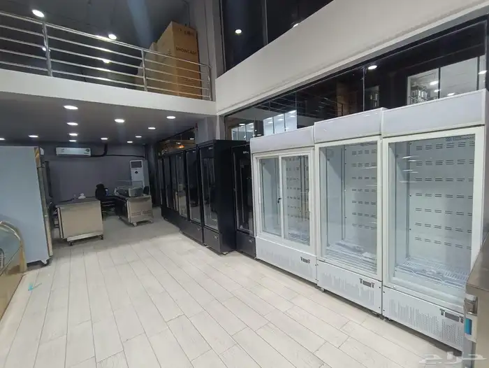 ثلاجه عرض عصاير وبيبسي 8