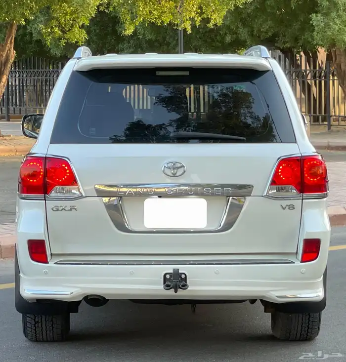 تويوتا لاندكروزر 2015 GXR فل سعودي 7