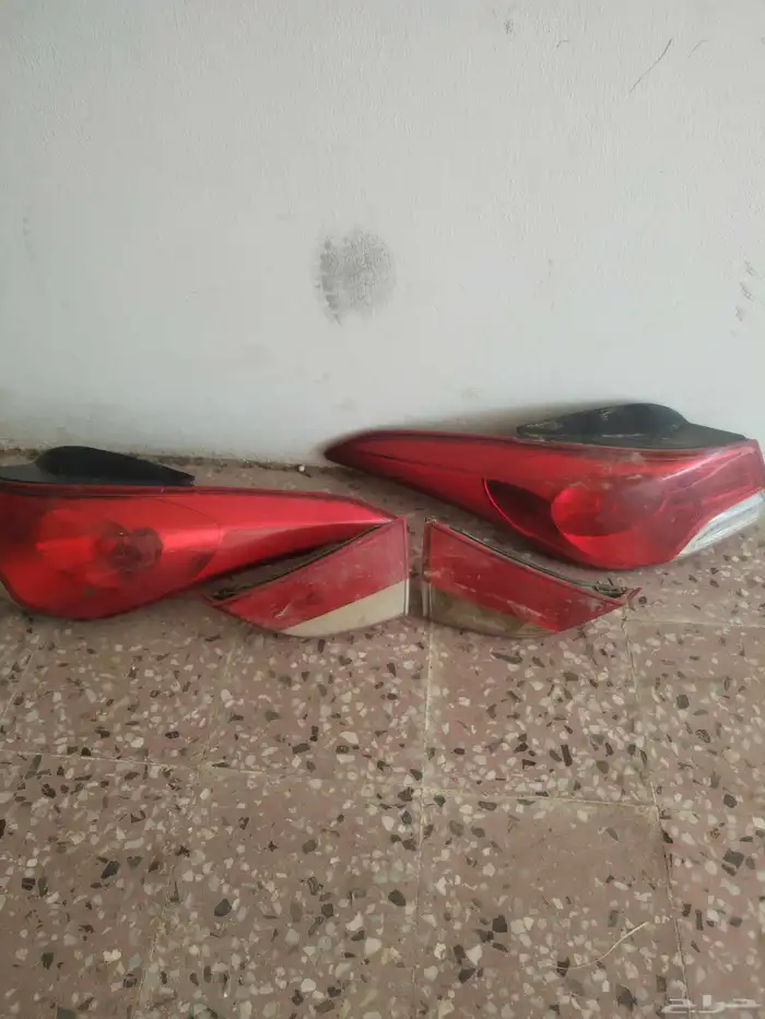 مراتب النترا شبه جديده ملبسه مع انوار حماله عفش خلفيه 9