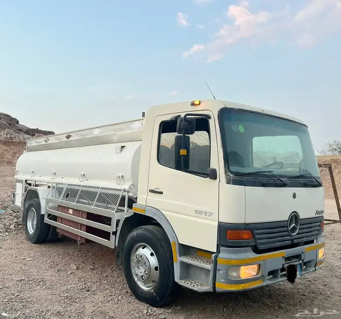 شاحنة مرسيدس 1517 اتيقو   اتيكو   وايت ماء 2004 0