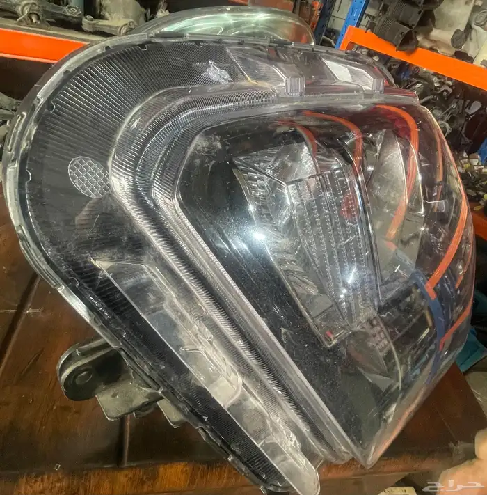 للبيع شمعه سياره كريتا 2024الجهه اليمين 4