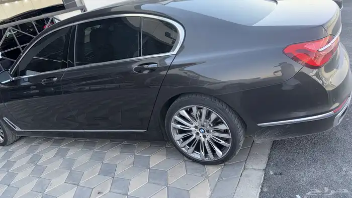 بي ام دبليو 740 2