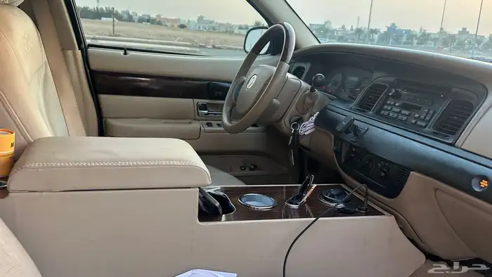 فورد جيراند ماركيز 2010 16