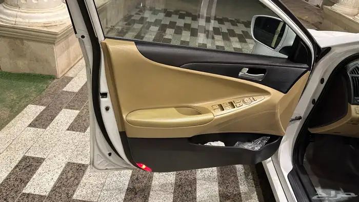 سوناتا 2013 نظيفه للبيع او للبدل المناسب 5