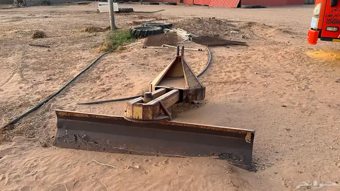 مستلزمات زراعيه اثنين مساح واحد مشط  تواصل  . 0