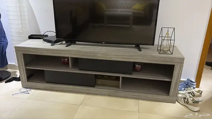 طاولة تلفزيون 1