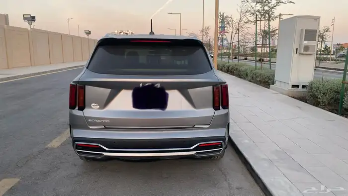 كيا سورينتو 2023 ستاندر مطور للبيع (نظيفه وممشى قليل) 4