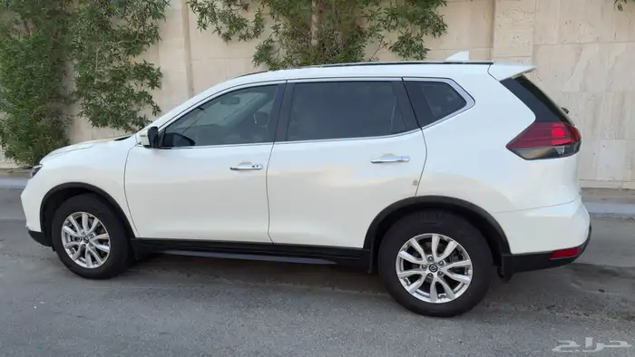 نيسان اكس تريل شبه جديد 2021 10