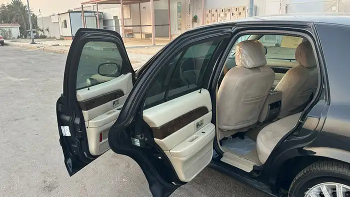 فورد جيراند ماركيز 2010 14