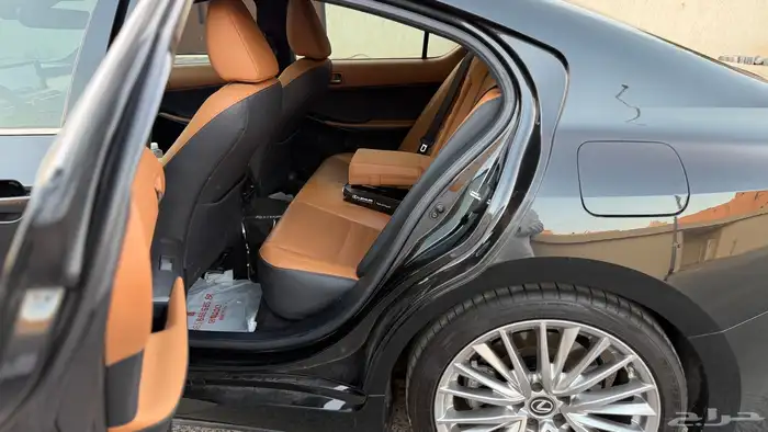 لكزس is300 2022 فل كامل BB 18