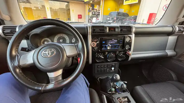 للبيع FJ موديل 2011 قير عادي 11