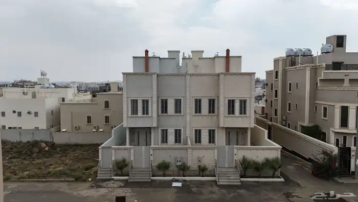 فيلا بدروم دورين وملحق في حي الياقوت ابها طريق مرحبا 5