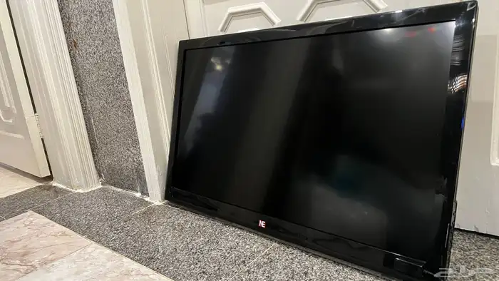 شاشه تلفزيون كبير نظيفه 42بوصه 0