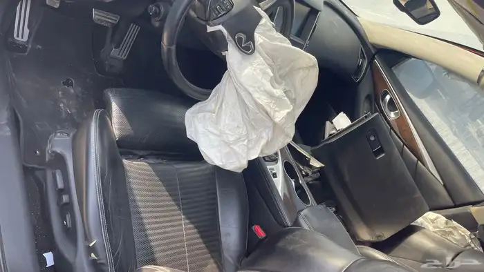 انفنيتي Q50 2016 السياره في البحرين 11