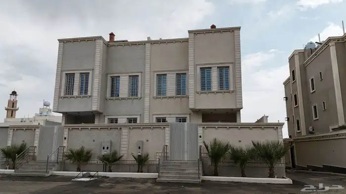 فيلا بدروم دورين وملحق في حي الياقوت ابها طريق مرحبا 4