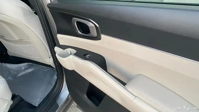 كيا سورينتو 2023 ستاندر مطور للبيع (نظيفه وممشى قليل) 12