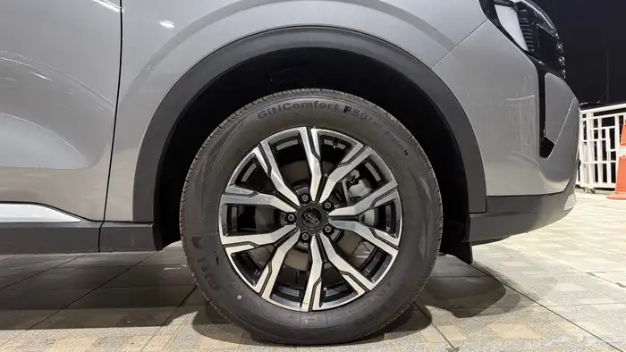 متوفر فورد تيريتوري امبيانتي موديل2026 سعودي 9