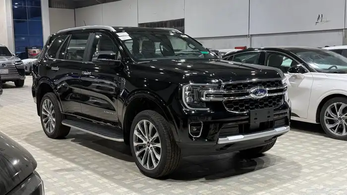 متوفر فورد ايفرست ليمتد موديل2025 بافضل سعر 3