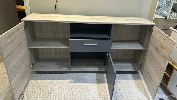 دولاب وطاولة 1