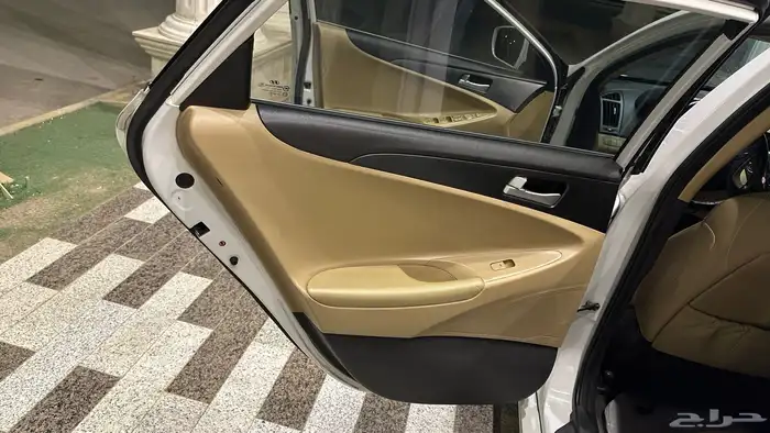 سوناتا 2013 نظيفه للبيع او للبدل المناسب 6