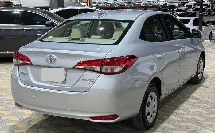 تويوتا يارس Y استاندر 2022 13