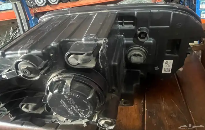 للبيع شمعه سياره كريتا 2024الجهه اليمين 1