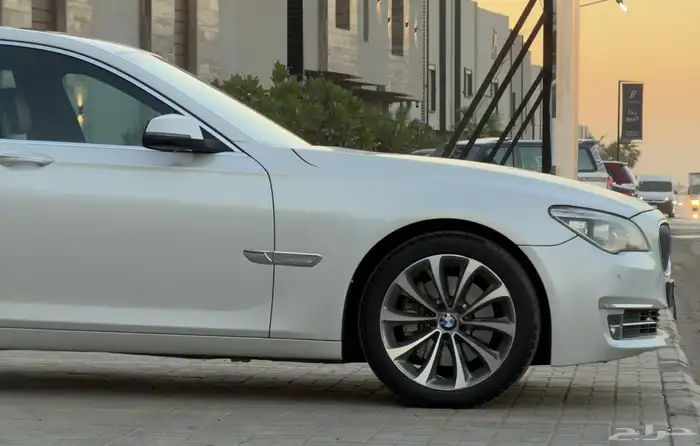 بي أم دبليو 2015 فئة 730 فل كامل موتر شرط الفحص بدي ومحركات 6