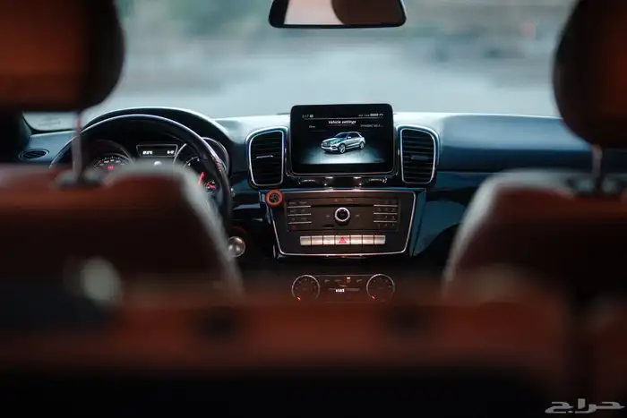 مرسيدس GLE400 موديل 2018 فل كامل AMG 12