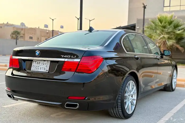 بي ام دبليو 740 موديل 2011 نظيف جدا 10