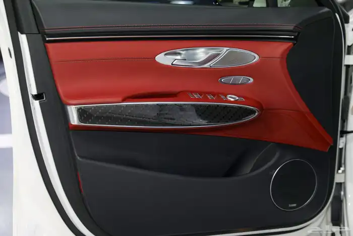 جينسس رويال سبورت gv70 2024 فل كامل 5