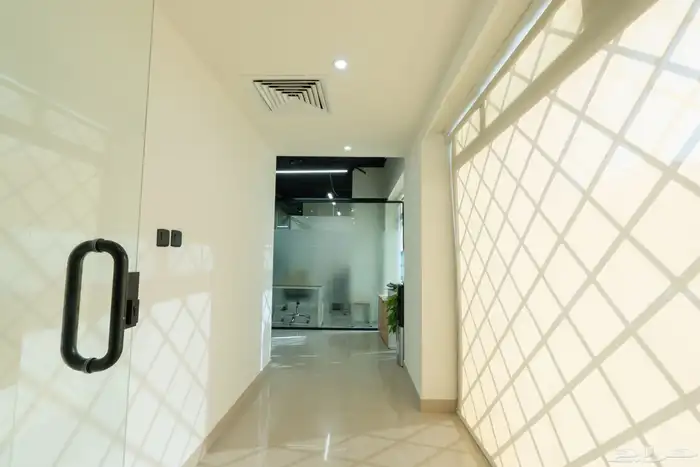 ابدأ نجاحك من مكاتب تجمع الفخامة والاحتراف في الرياض 9