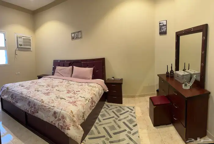 غرفة نوم بدون خزانة ملابس 1