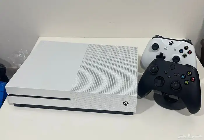 Xbox One S 4