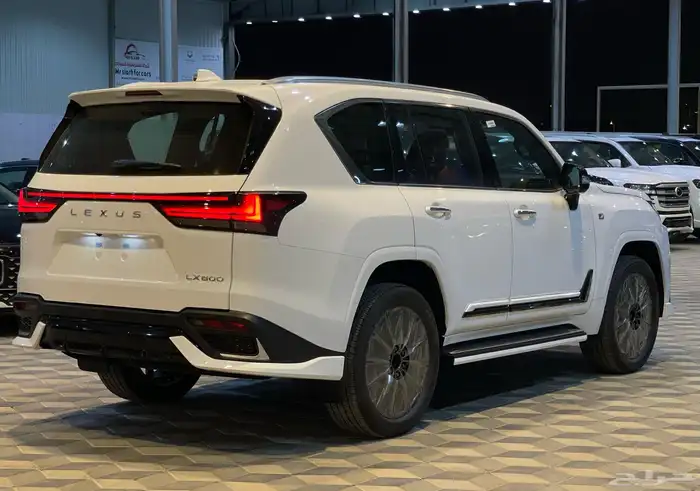 لكزس اف سبورت الساير 2025 4