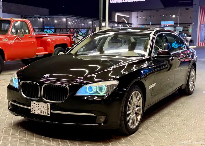 بي ام دبليو 740 موديل 2011 نظيف جدا 30