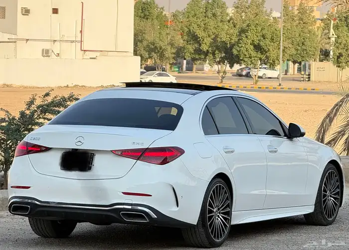 مرسيديس C200 2023 9