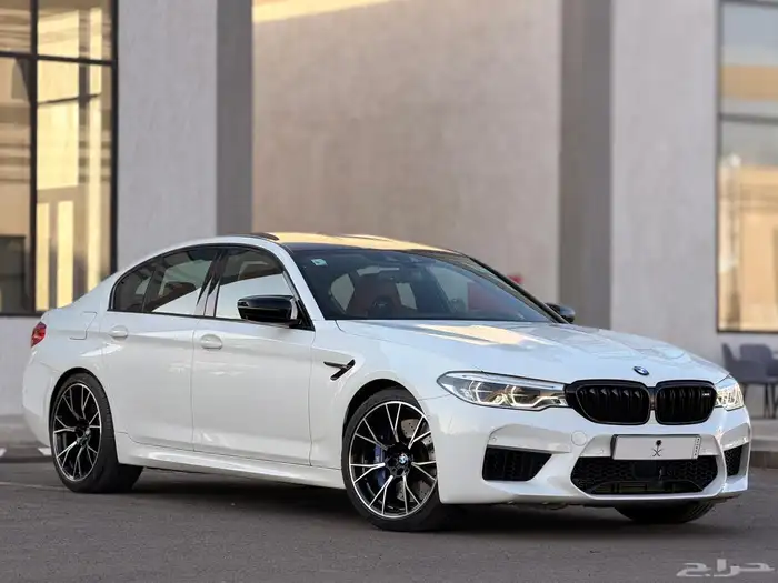 للبيع 2020 BMW M5 COMPETITION بحالة الوكالة 3
