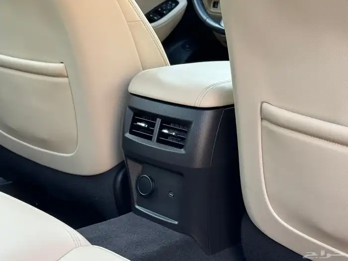 كاديلاك CT5 موديل 2024 ممشى 42 الف تحت الضمان والصيانة 50