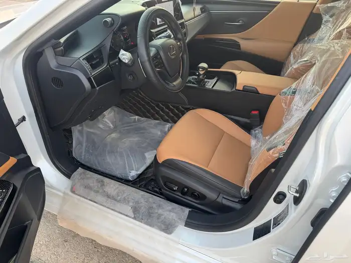 للبيع لكزز 250 ES اربعة سنلدر بحالة الوكالة 8