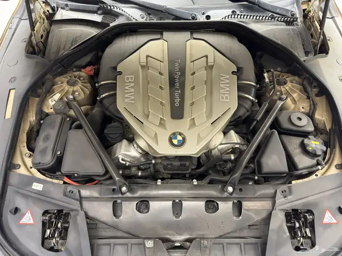 BMW 750Li 2011 ممشى قليل قمة النظافة 19