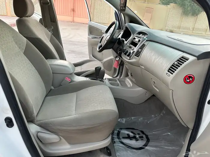 للبيع انوفا 2015 نظيفة جدا 22