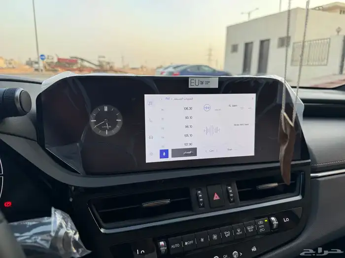 للبيع لكزز 250 ES اربعة سنلدر بحالة الوكالة 17