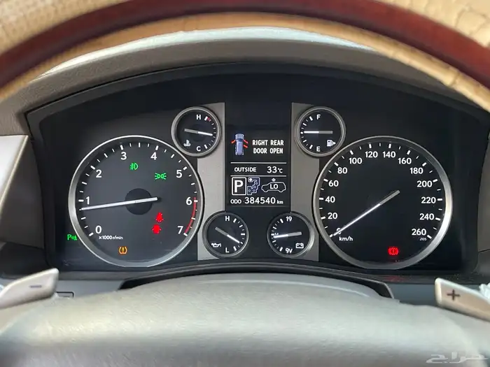 جيب لكزس LX570 موديل 2015 قمة في النظافة. 26