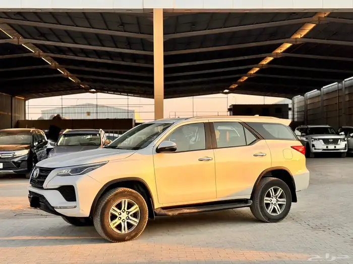 تويوتا فورتشنر 2022 ابيض دبل 1