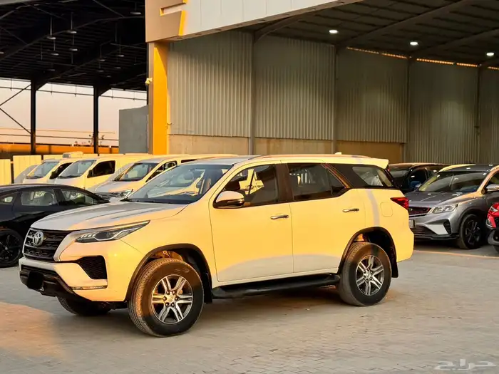 تويوتا فورتشنر 2022 ابيض دبل 4