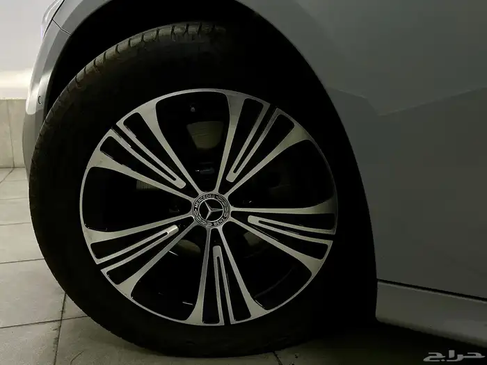 مرسيدس E200 - 2025 اسمنتي 2