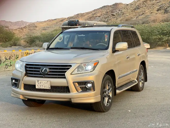 جيب لكزس LX570 موديل 2015 قمة في النظافة. 9